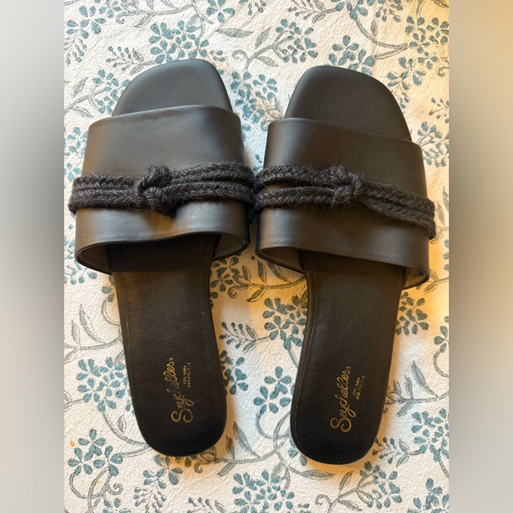 NWOT Seychelles Sandals size: 11